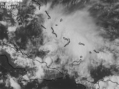 Imagen en modo visible de la perturbación 90L INVEST en el mar Caribe.