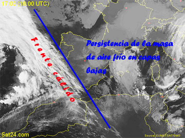 Imagen satelital en modo infrarrojo de las 17 horas del 15 de diciembre.
