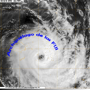 Imagen visible del huracán TOMAS captada por el satélite meteorológico GOES-13, 12:45 UTC, 30.10.10.