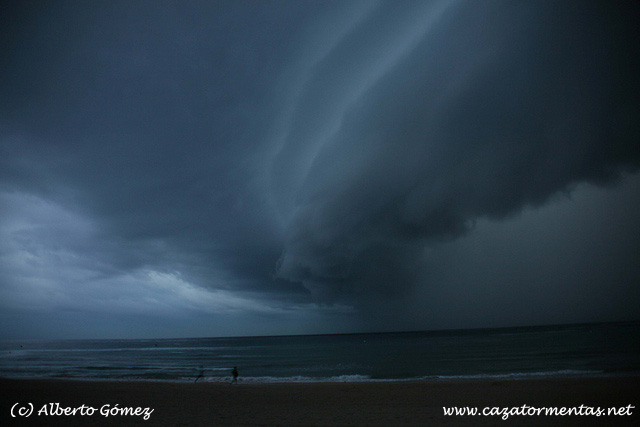 Espectacular tormenta fotografiada desde Massamagrell, Valencia.