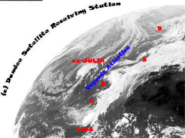 Análisis de superficie sobre el Atlántico Norte de hoy a las 12 UTC. Crédito: NOAA/OPC.