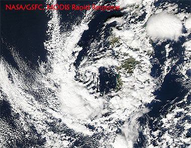 Imagen visible y falso color RGB, ciclón mediterráneo. Satélite Meteosat 10, 09 UTC.