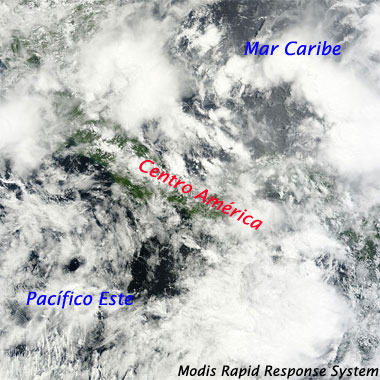 Extensa área de chubascos en Centroamérica. Satélite TERRA (sensor MODIS), 28.05.11.