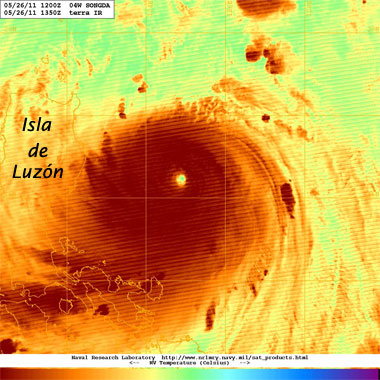 Imagen térmica del supertifón SONGDA, satélite TERRA, 13:50Z. Crédito: NRL.