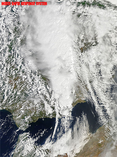 Imagen de alta resolución captada por el satélite meteorológico TERRA (sensor MODIS), 07.05.11.