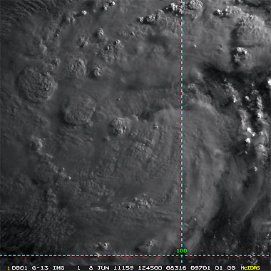Imagen visible de ADRIAN, 08.06.11, 12:45 UTC. Crédito: RAMMB/CIRA/NOAA.
