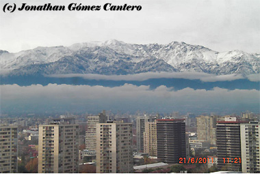 Cordillera de Los Andes, vista desde Santiago de Chile, 21.06.11.