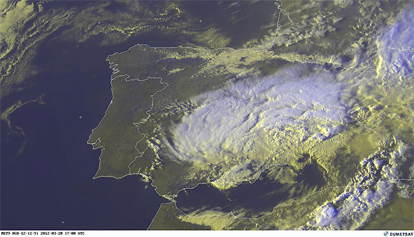 Imagen del visible centrada en la Península Ibérica, 17 UTC. Crédito: EUMETSAT.
