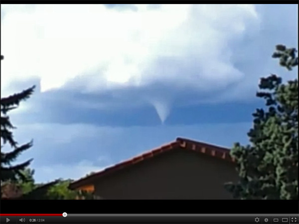 Captura del vídeo que recoge la nube - embudo o funnel cloud.