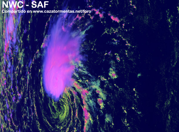 Imagen visible y falso color RGB del sistema INVEST 92L. Satélite Metop-A, 12.05.12, 11:13 UTC.