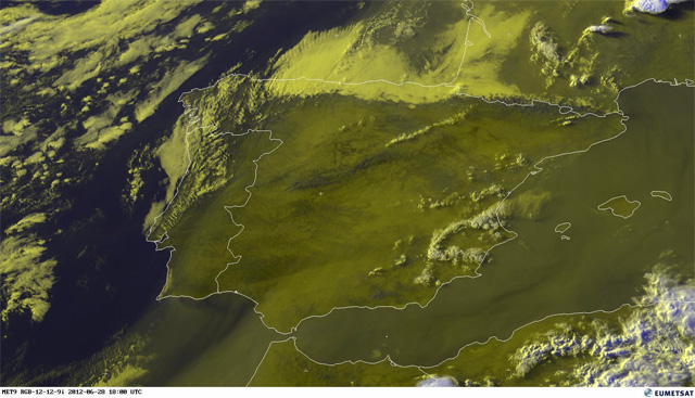 Imagen visible y falso color RGB de la Península Ibérica, 28.06.12, 18 UTC. Crédito: EUMETSAT.