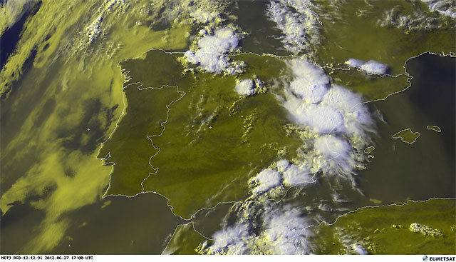 Imagen visible y falso color RGB de la Península Ibérica, 27.06.12, 17 UTC. Crédito: EUMETSAT.