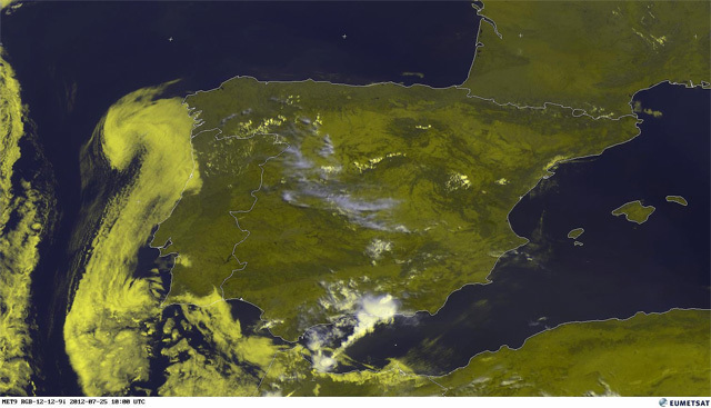 21 septiembre 2014, 06 UTC: imagen de vapor de agua + geopotencial de 300 hPa + mapa probabilidad fenómenos severos de ESTOFEX.