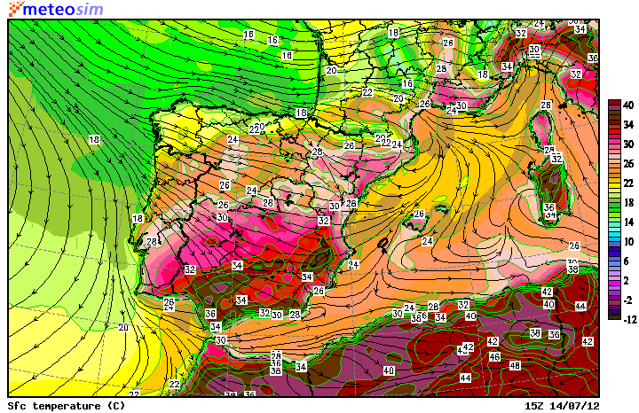 Temperatura en superficie y líneas de flujo. Modelo MASS, 14.07.12, 15 UTC.