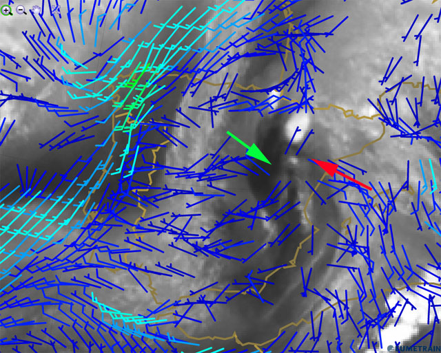 Dirección y velocidad del viento (barbas) a 2 m. e imagen de vapor de agua, 10.09.12, 18 UTC.