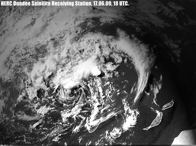 Imagen en modo visible de un ciclón híbrido en Canarias, 17.06.09, 18 UTC.