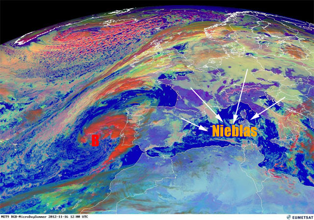Imagen infrarroja y falso color RGB (modo masas de aire), campo isobárico de superficie (trazo negro) y viento a 10 m. (barbas a color), 11.02.13, 18 UTC. Crédito: eumetrain.