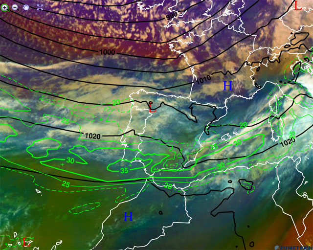 Imagen infrarroja y falso color RGB (modo masas de aire) + análisis de superficie (trazo negro) y agua precipitable total (trazo verde), 15.12.12, 12 UTC. Crédito: eumetrain.