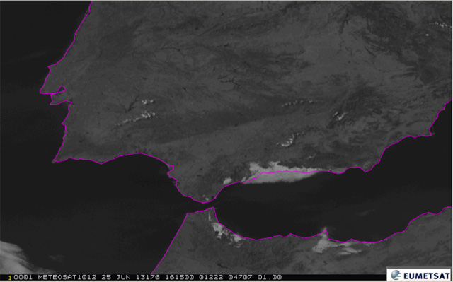 Imagen visible de las nubes bajas en la costa mediterránea andaluza.