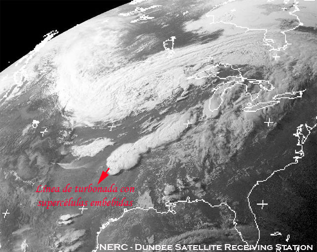 Imagen visible de la línea de turbonada en el centro de EEUU, 01.06.13, 00 UTC.