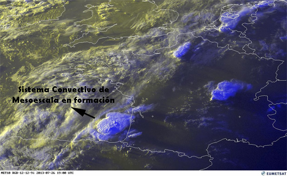Sistema Convectivo de Mesoescala en formación sobre el Golfo de Vizcaya.
