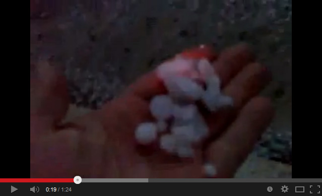 Captura sobre el vídeo anterior, con los granizos.