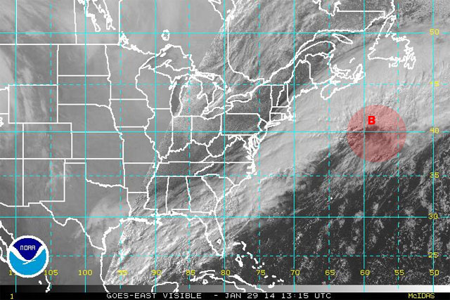 Imagen visible del frente y la borrasca incipiente, hoy a las 13:15 UTC. Crédito: NOAA.