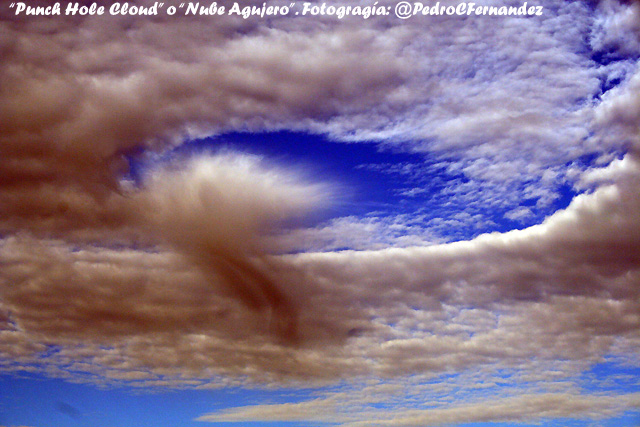 Nube agujero fotografiada desde Salobreña, Costa Tropical de Granada.