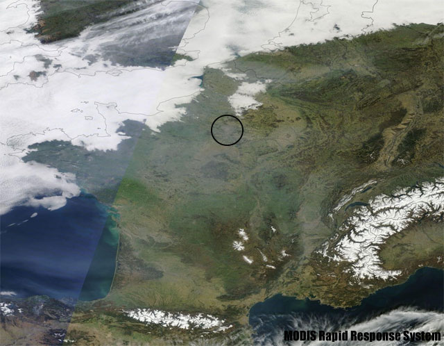 Imagen visible y alta resolución centrada en Francia ayer. Satélite AQUA (MODIS).