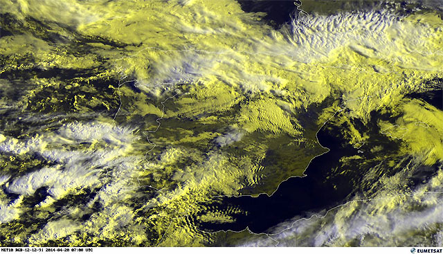 Imagen visible y falso color RGB sobre la Península Ibérica, hoy, 20 abril 2014, 07 UTC.
