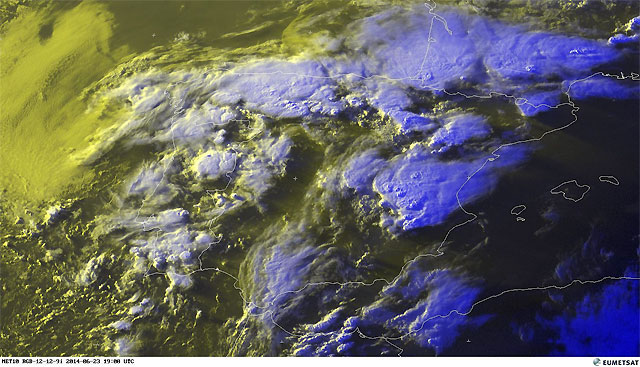 Imagen visible y falso color RGB de las tormentas de ayer. Meteosat 10, 19 UTC.