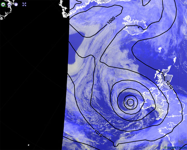 Análisis atmosférico del entorno sinóptico, 25 agosto 2014, 12UTC. Crédito: eumetrain.