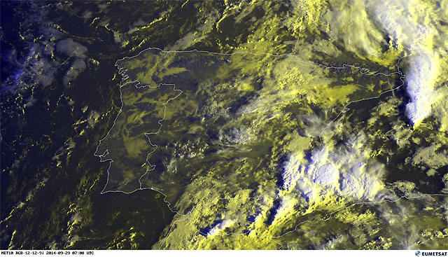 Imagen visible y falso color RGB de las tormentas de hoy. Meteosat 10, 07 UTC.