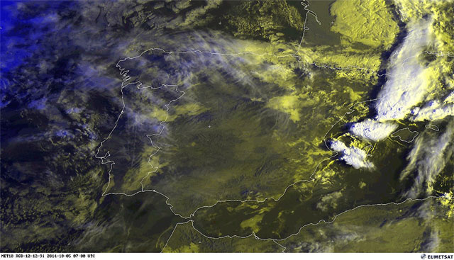 Imagen visible y falso color de las tormentas de ayer, satélite meteosat 10, 07 UTC.