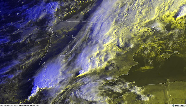 Imagen visible y falso color RGB de las tormentas hoy a primera hora.