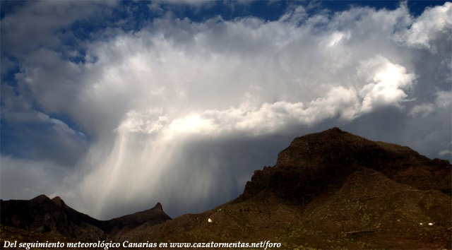 Fotografía compartida en el hilo de seguimiento meteorológico de Canarias en el foro de debate.