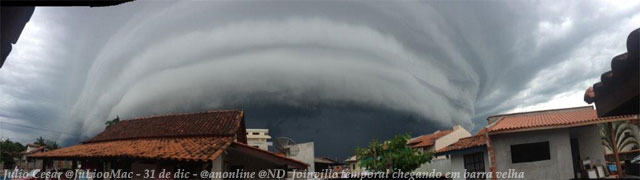 Fotografía del espectacular cumulonimbus arcus en Barra Velha, Brasil. Fuente: Twitter.
