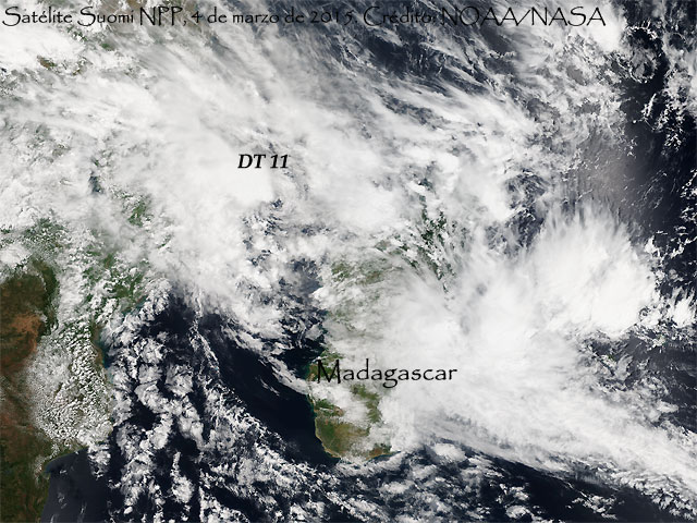 Madagascar, asediado por bajas tropicales. Satélite Suomi NPP, 4 marzo 2015.