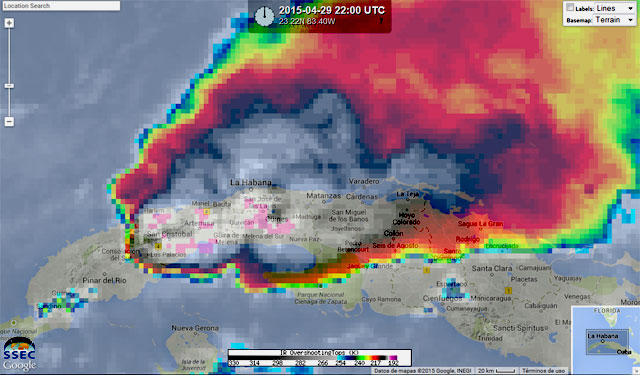 Sistema convectivo de mesoescala afectando a Cuba, 29 abril 2015, 22 UTC. Crédito: SSEC.