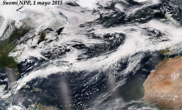Imagen visible del enorme río atmosférico de humedad tropical. Satélite Suomi NPP (sensor VIIRS), 1 mayo 2015.