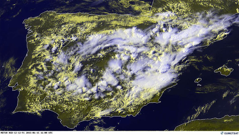 Imagen visible y falso color RGB, tormentas en la Península Ibérica. Satélite Meteosat 10, 15 junio 2015, 16 UTC.