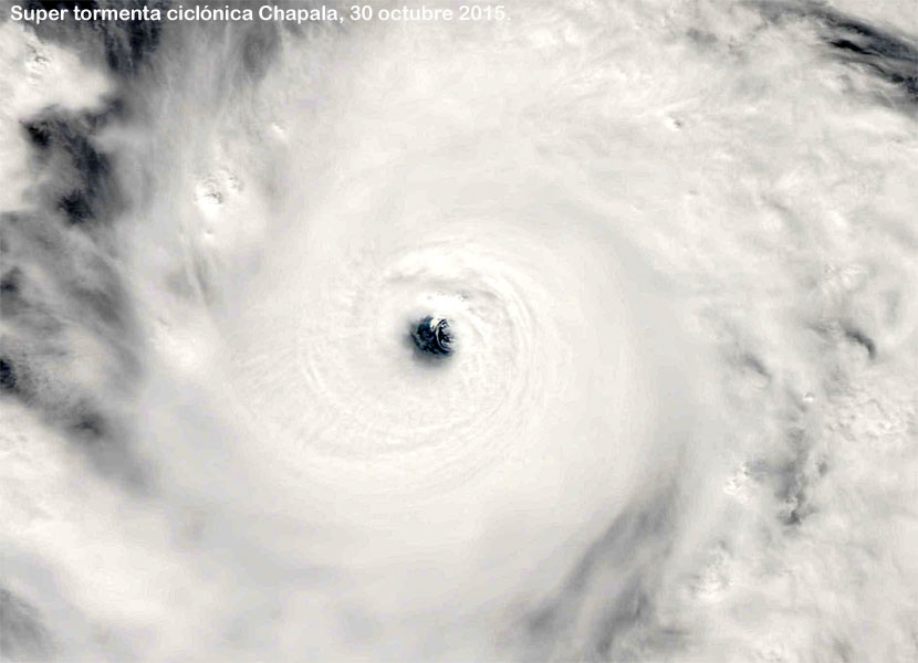 Súper tormenta ciclónica Chapala de categoría 4, en el Mar Arábigo (Océano Índico Norte). Satélite AQUA (sensor MODIS), 30 octubre 2015.