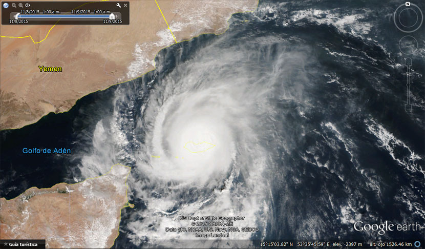 Imagen visible del ciclón tropical Megh sobre la isla de Socotra, Mar Arábigo, Océano Índico Norte, 8 noviembre 2015.