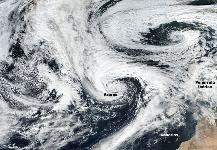Imagen visible de alta resolución, satélite Suomi NPP (sensor VIIRS), baile de borrascas en el Atlántico Norte, 14 diciembre 2015.