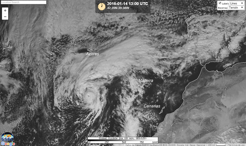 Imagen visible del huracán Alex, recién adquirida esta clasificación, 14 de enero de 2016, 13 UTC.