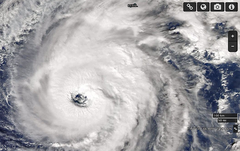 Imagen visible de alta resolución del huracán mayor NICOLE. Satélite AQUA (sensor MODIS), 12 de octubre de 2016. Crédito: NASA.