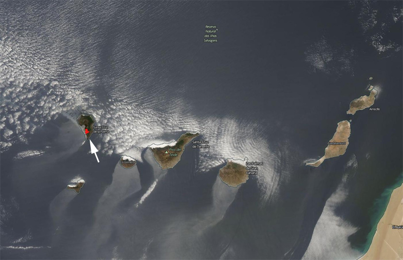 Imagen visible de alta resolución y puntos calientes (incendios forestales) de Canarias, satélite AQUA (sensor MODIS), 4 agosto 2016.