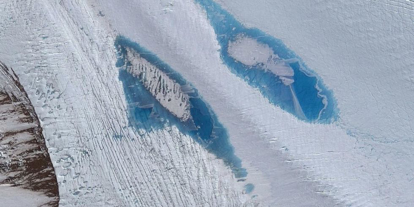 lagos-azules-antartida-deshielo-cambio-climatico